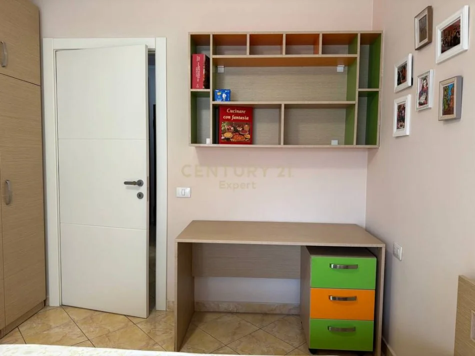Tirane, jepet me qera apartament 1+1+Ballkon Kati 2, 60 m² 550 € (don bosco)