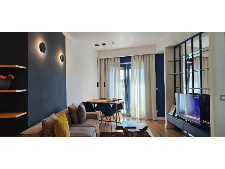 Tirane, shitet apartament 1+1 Kati 4, 280.000 € 