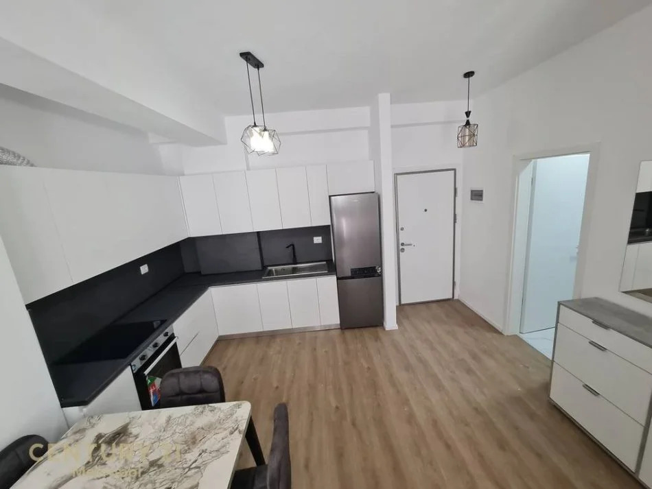 Tirane, shitet apartament 1+1+Ballkon Kati 4, 60 m² 115.000 € (ali demi)
