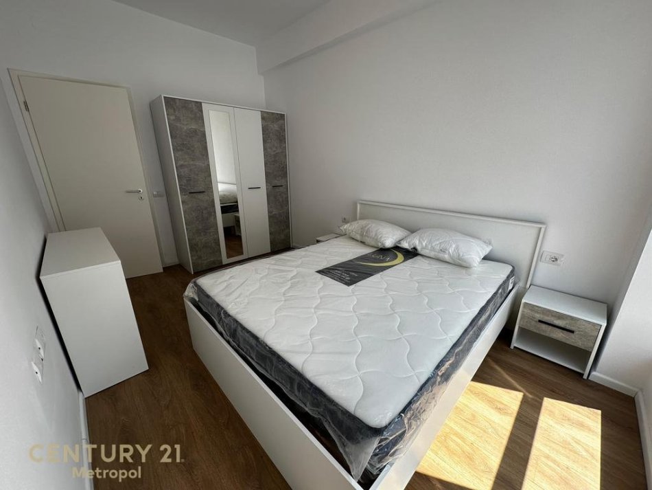 Tirane, shitet apartament 1+1+Aneks+Ballkon Kati 4, 60 m² 110.000 €
