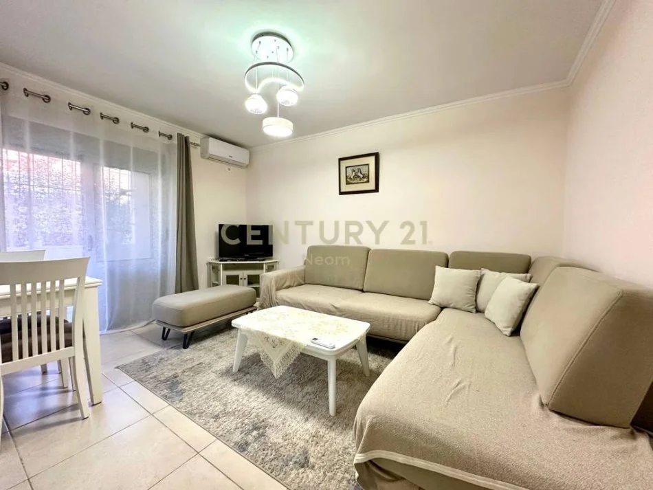 Tirane, jepet me qera apartament 1+1+Ballkon Kati 1, 61 m² 470 € (RRUGA E DIBRES)