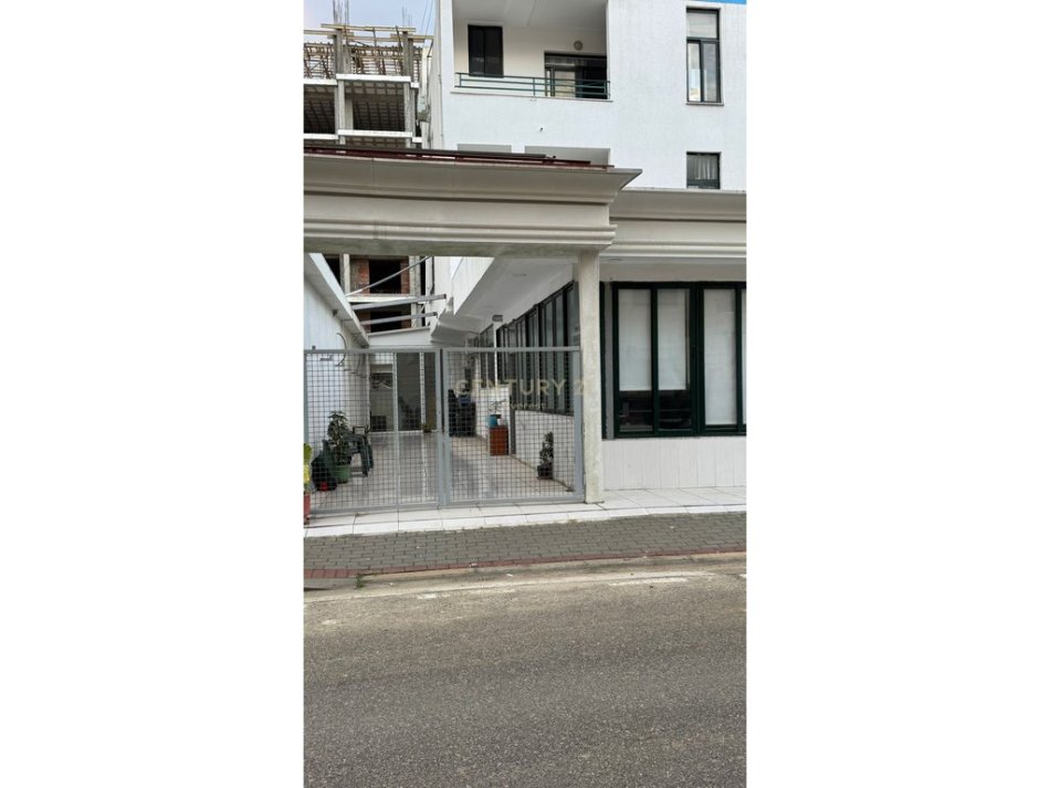 Durres, jepet me qera hotel Kati 3, 630 m² 4.750 € (Golem Prane Hotel Flower)