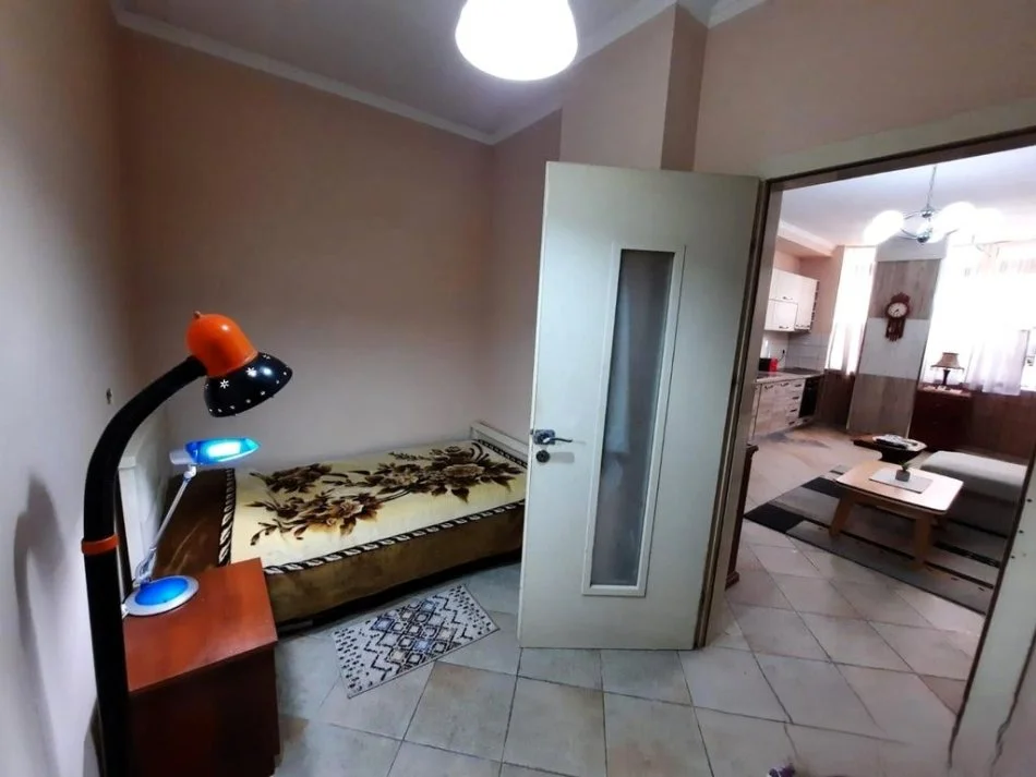 Tirane, shitet apartament 2+1 Kati 3, 76 m² 150.000 € (kodra e diellit)