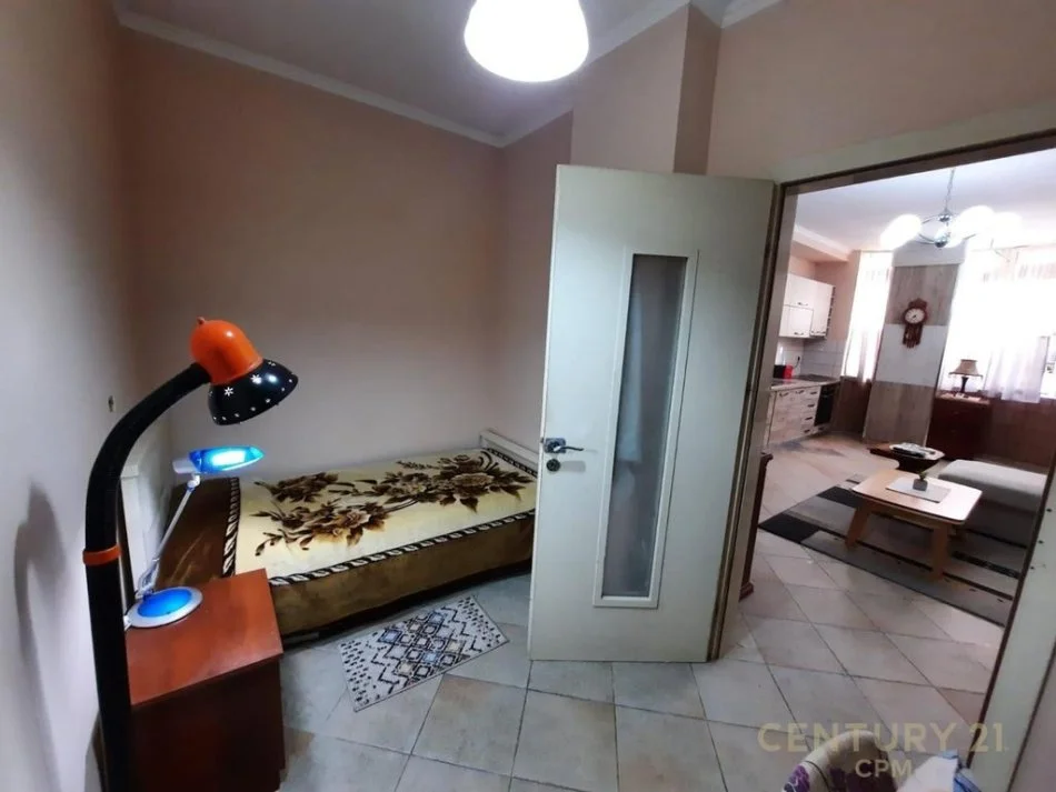 Tirane, shitet apartament 2+1+Ballkon Kati 3, 76 m² 150.000 € (shkelqim fusha)