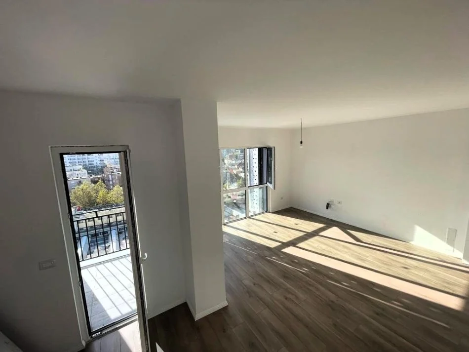 Tirane, shitet apartament 1+1 Kati 8, 82 m² 180.000 € (5 maj)