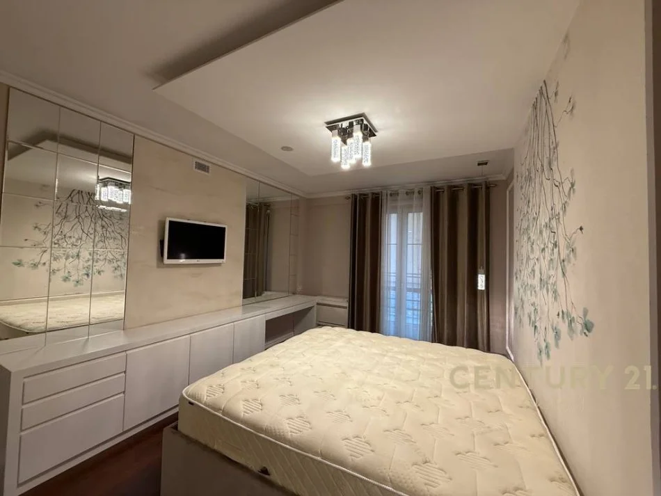 Tirane, shitet apartament Kati 3, 108 m² 300.000 € 