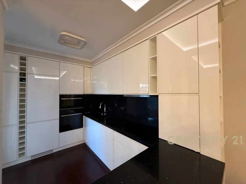 Tirane, shitet apartament Kati 3, 108 m² 300.000 € 
