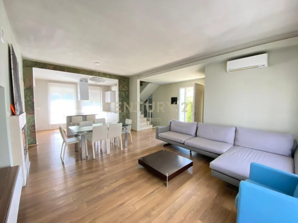 Tirane, jepet me qera Vile 3+1+Aneks+Ballkon Kati 3, 260 m² 2.500 € (Kompleksi White House TEG)