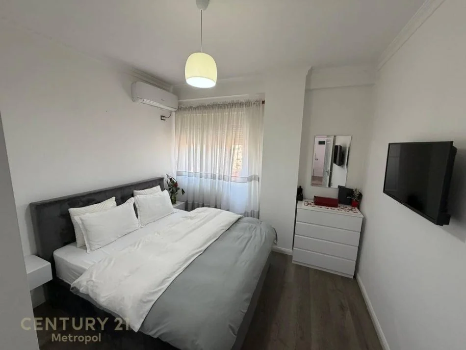 Tirane, shitet apartament 2+1+Ballkon Kati 5, 97 m² 203.000 € 