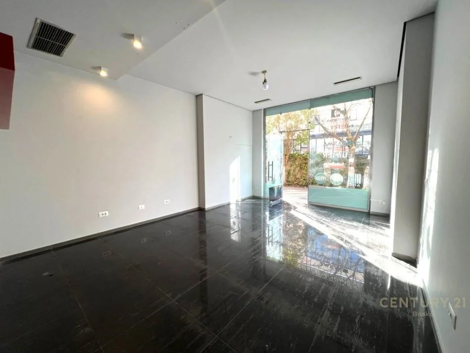 Tirane, jepet me qera ambjent biznesi Kati 0, 35 m² 350 € (zogu i zi hysni gerbolli)