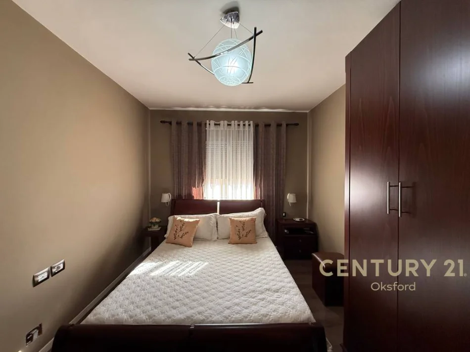 Tirane, shitet apartament 2+1+Ballkon Kati 9, 80 m² 165.000 € (oish fusha aviacionit)