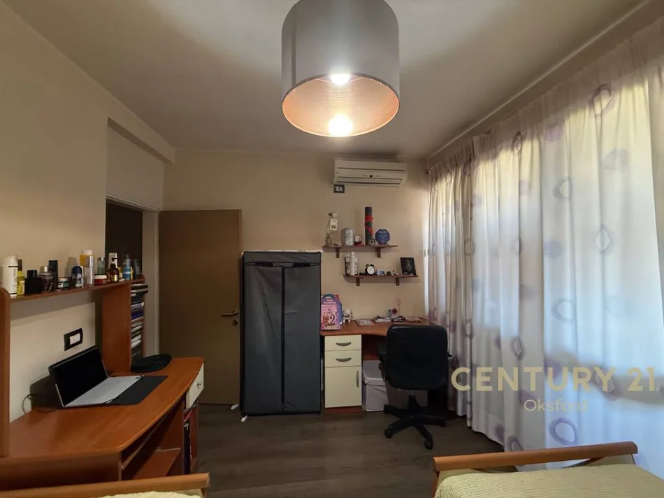 Tirane, shitet apartament 2+1+Ballkon Kati 9, 80 m² 165.000 € (oish fusha aviacionit)