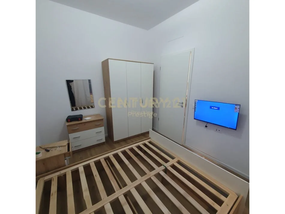Tirane, jepet me qera apartament 1+1 Kati 2, 50 m² 450 € ("MANGALEM 21", ALI DEM)