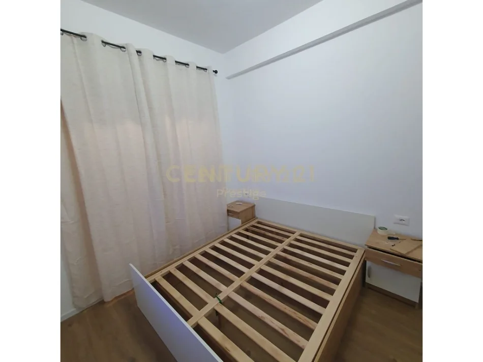 Tirane, jepet me qera apartament 1+1 Kati 2, 50 m² 450 € ("MANGALEM 21", ALI DEM)