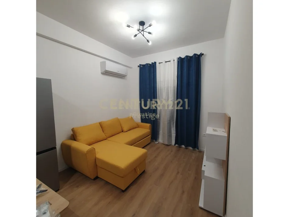 Tirane, jepet me qera apartament 1+1 Kati 2, 50 m² 450 € ("MANGALEM 21", ALI DEM)