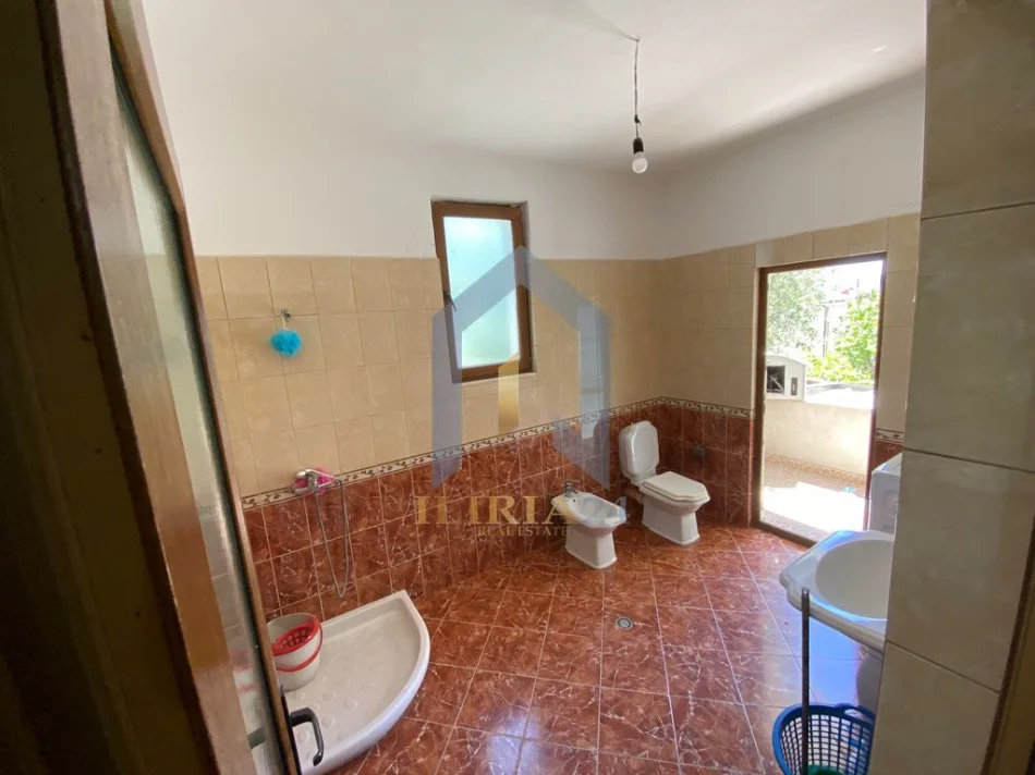 Tirane, jap me qera apartament 1+1+Ballkon Kati 1, 60 m² 400 € (Apartament 1+1 me qIra Porcelan)