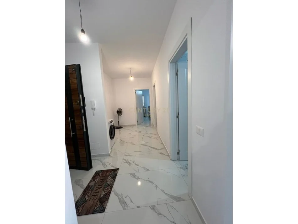 Tirane, jepet me qera apartament 2+1+Ballkon Kati 2, 105 m² 700 € (bulevardi i ri)