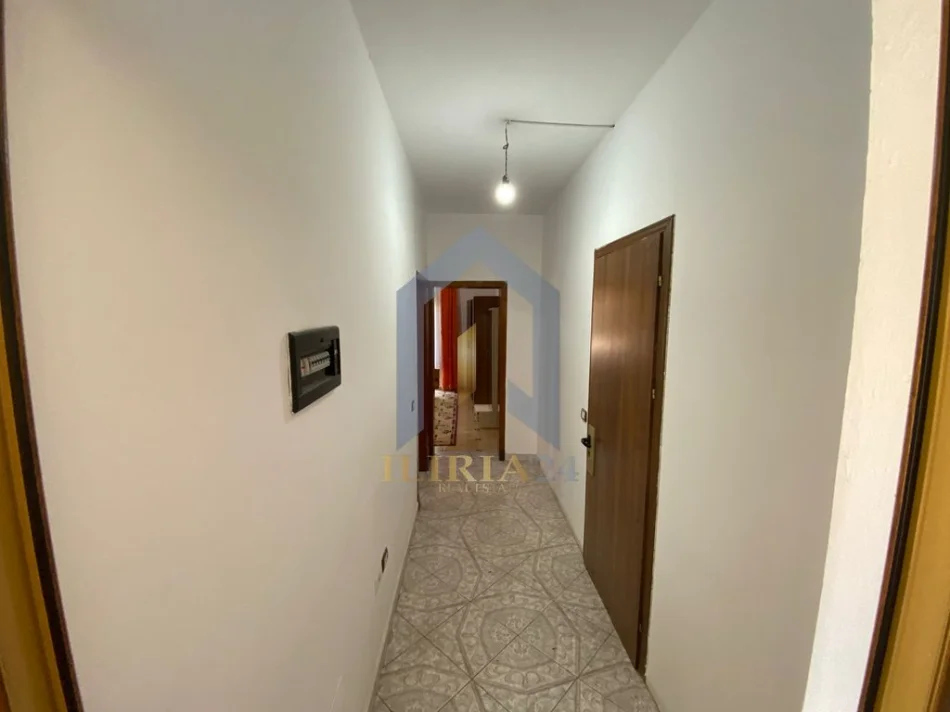 Tirane, jap me qera apartament 1+1+Ballkon Kati 1, 60 m² 400 € (Apartament 1+1 me qIra Porcelan)