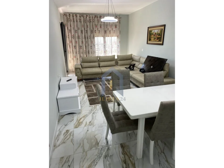 Tirane, jap me qera apartament 2+1+Ballkon Kati 5, 90 m² 600 € (Apartament 2+1 me qira në Oxhak)