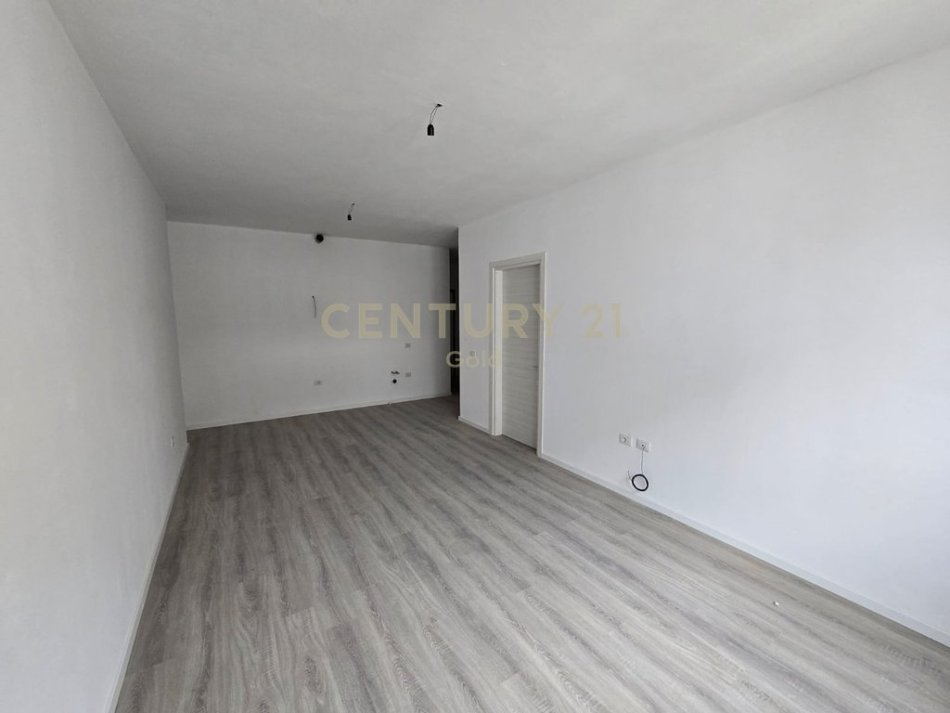 Tirane, shitet apartament 1+1+Ballkon Kati 5, 71 m² 125.000 € 