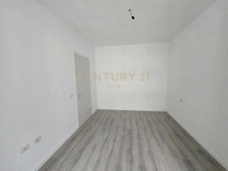 Tirane, shitet apartament 1+1+Ballkon Kati 5, 71 m² 125.000 € 