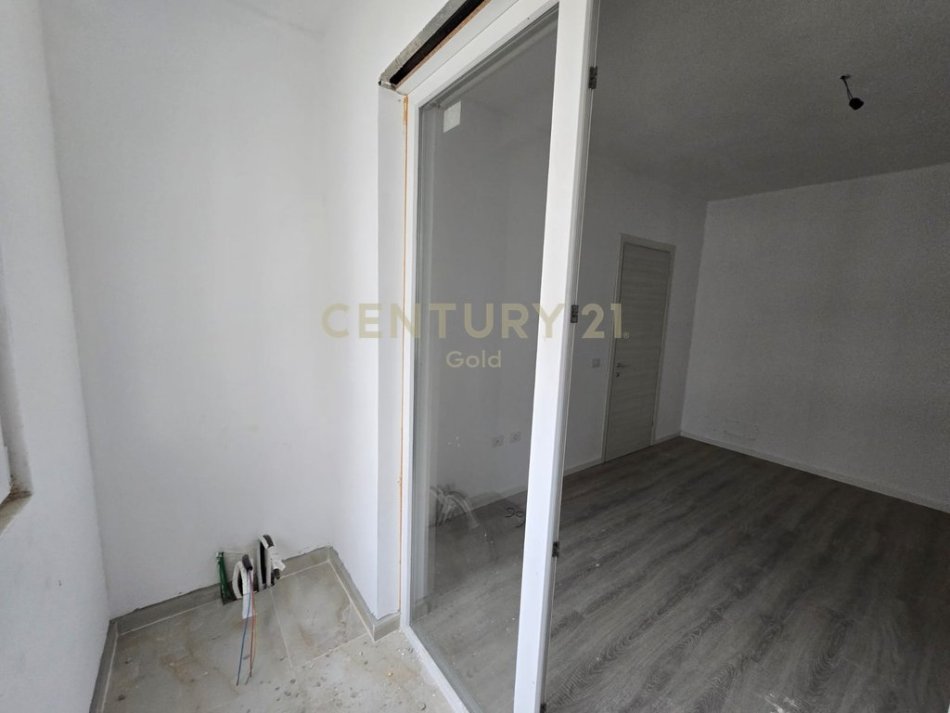 Tirane, shitet apartament 1+1+Ballkon Kati 5, 71 m² 125.000 € 