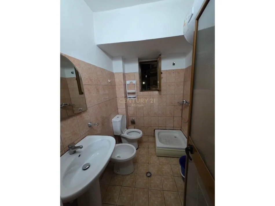 Tirane, shitet apartament 1+1 Kati 3, 57 m² 130.000 € (Mine Peza) !!!!!!1