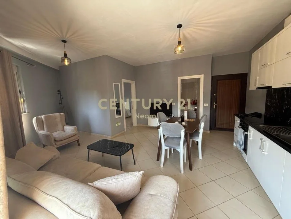 Tirane, jepet me qera apartament 1+1+Ballkon Kati 2, 65 m² 500 € (kodra e diellit)