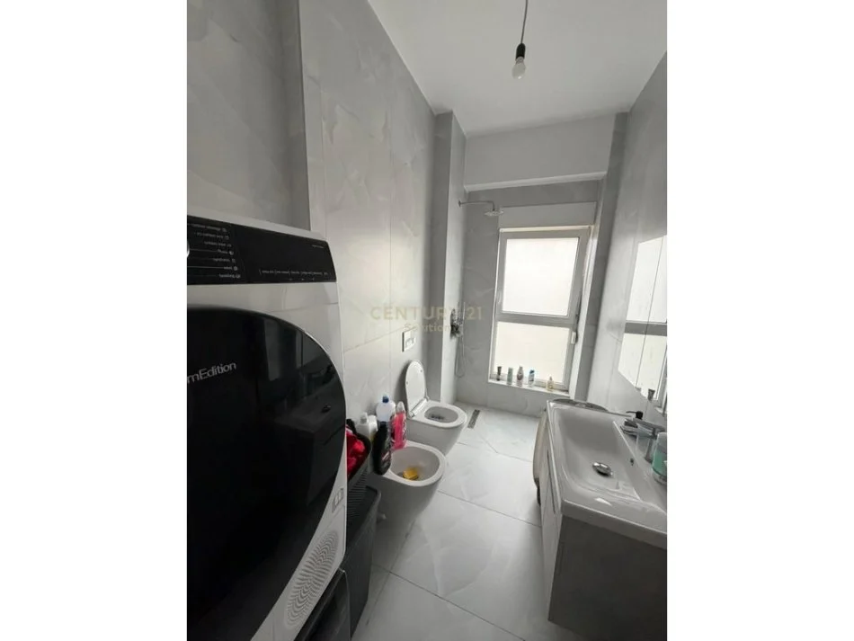 Tirane, shitet apartament 1+1+Ballkon Kati 7, 53 m² 105.000 € (ali demi)