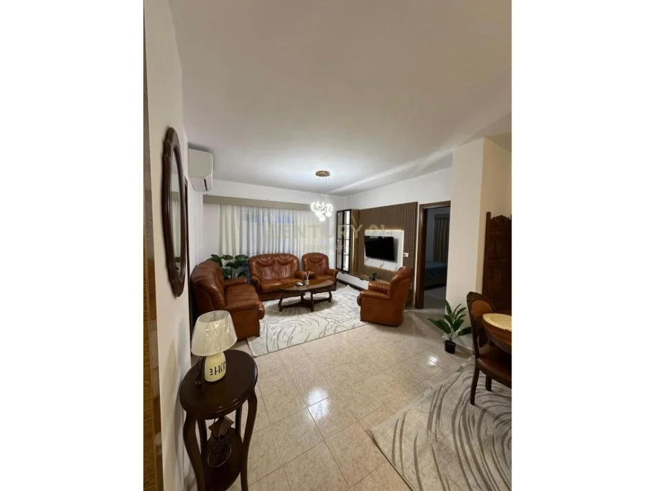 Tirane, jepet me qera apartament 2+1+Ballkon Kati 3, 99 m² 650 € (laprake dritan hoxha)