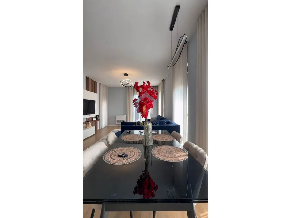 Tirane, shitet apartament 1+1+Ballkon Kati 5, 82 m² 1.550.000 € (Apartament 1+1 për shitje tek Oxhaku)