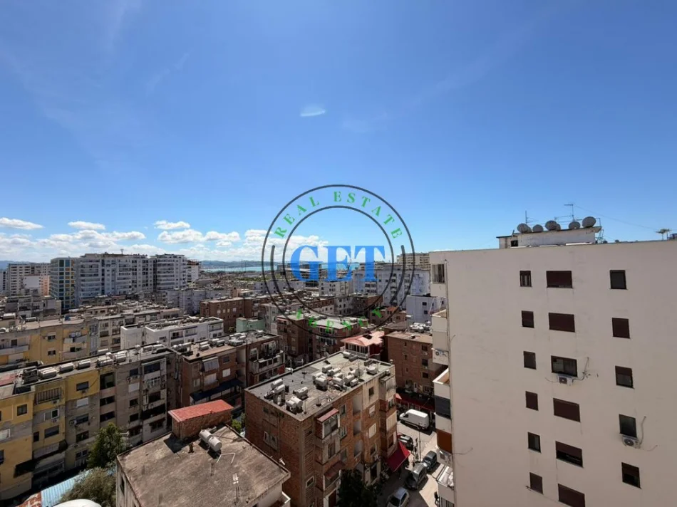 Durres, shitet apartament 3+1 Kati 10, 133 m² 160.000 € (Tregu i Vogël)