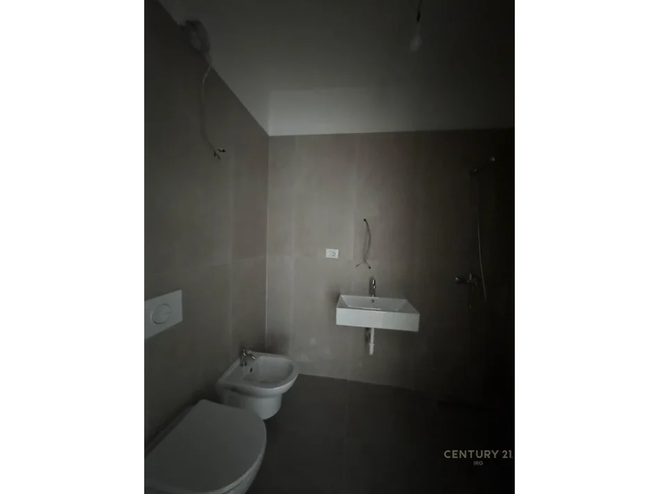 Tirane, shitet apartament 1+1 Kati 2, 56 m² 92.000 € 