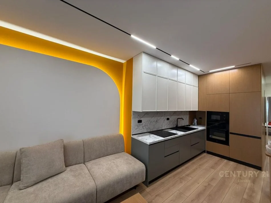 Tirane, jepet me qera 1+1 Kati 6, 76 m² 600 €