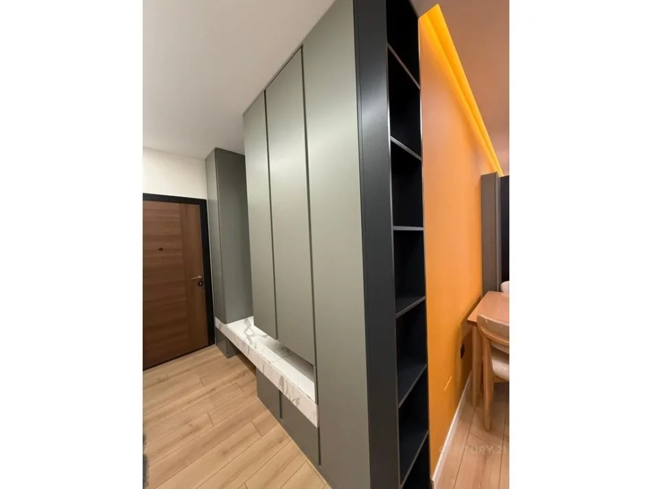 Tirane, jepet me qera 1+1 Kati 6, 76 m² 600 €
