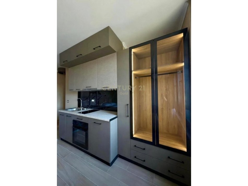 Tirane, shitet garsonier 1+1 Kati 9, 61 m² 235.000 € 