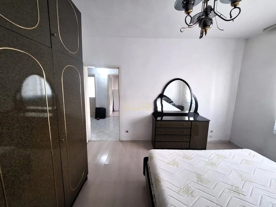 Tirane, shitet apartament 2+1 Kati 4, 63 m² 115.000 € (ali demi)