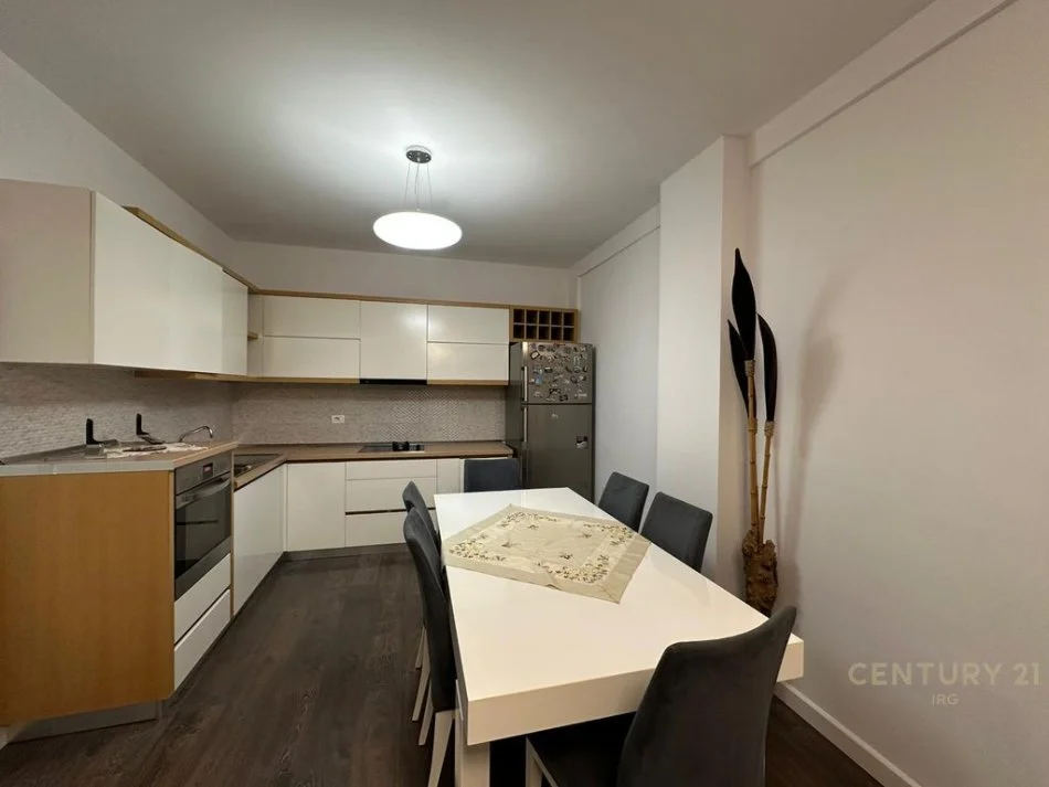 Tirane, shitet apartament 2+1 Kati 7, 108 m² 180.000 € 