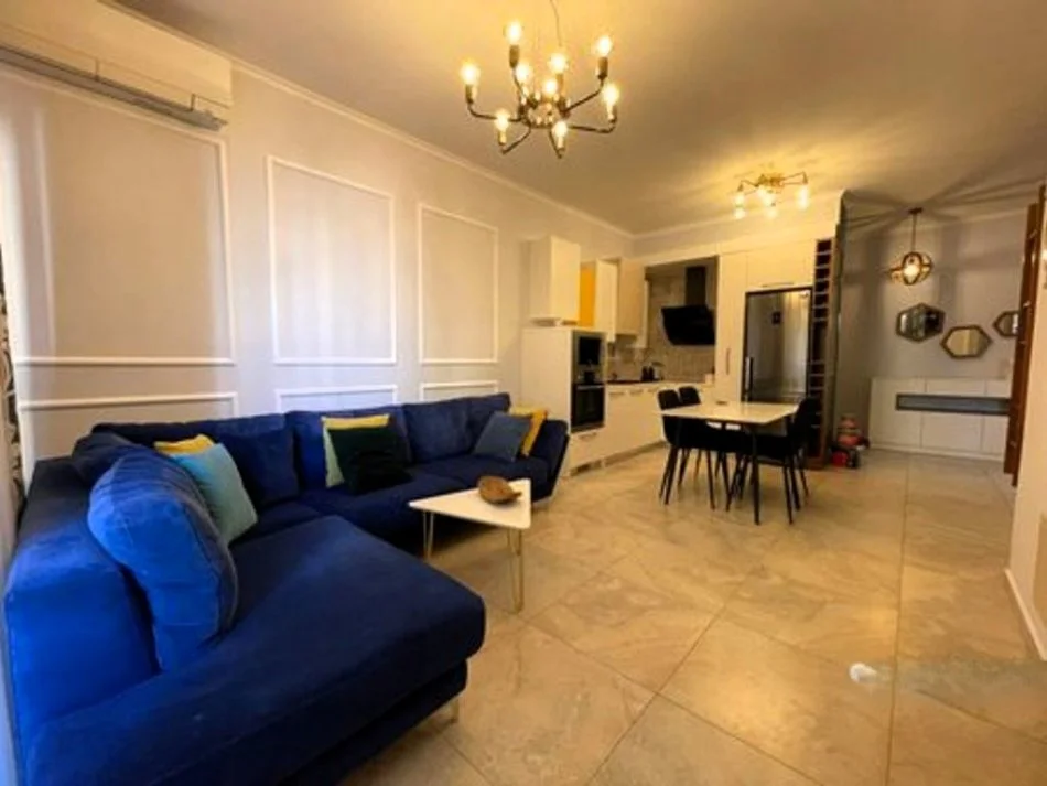 Tirane, shitet apartament 2+1 Kati 5, 92 m² 165.000 € (ASTIR)