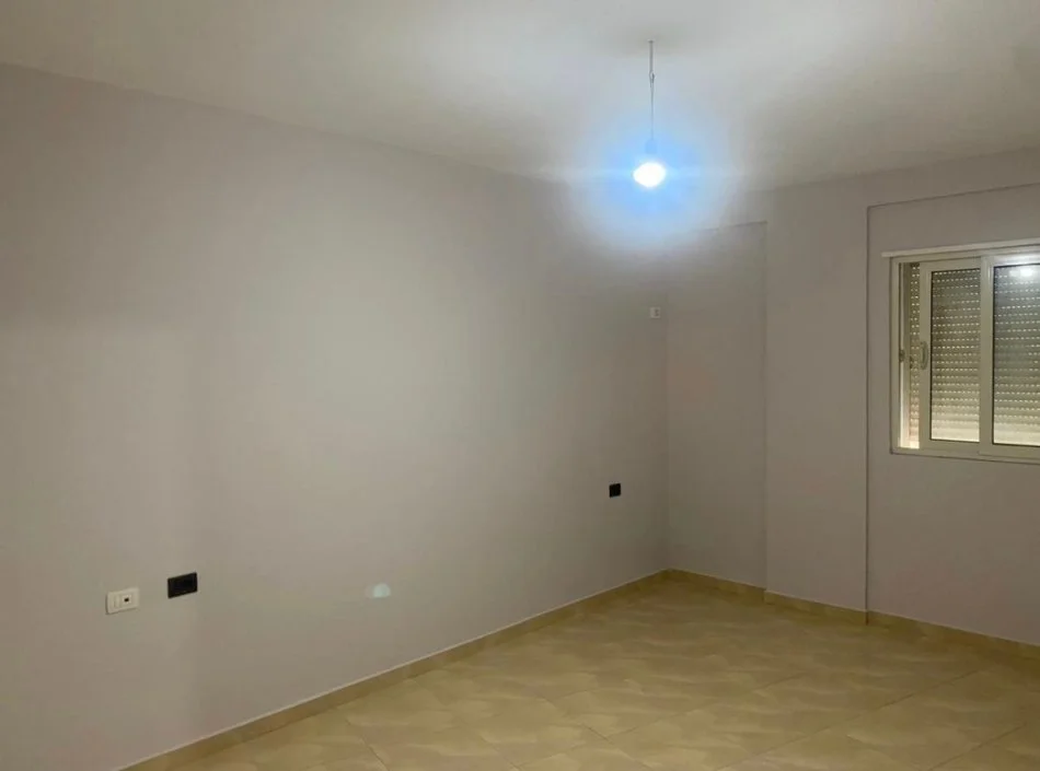Tirane, jepet me qera apartament 2+1 Kati 3, 110 m² 300 € 