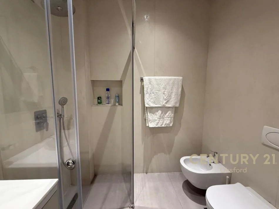 Tirane, jepet me qera apartament 1+1+Ballkon Kati 2, 72 m² 1.000 € (delijorgji)