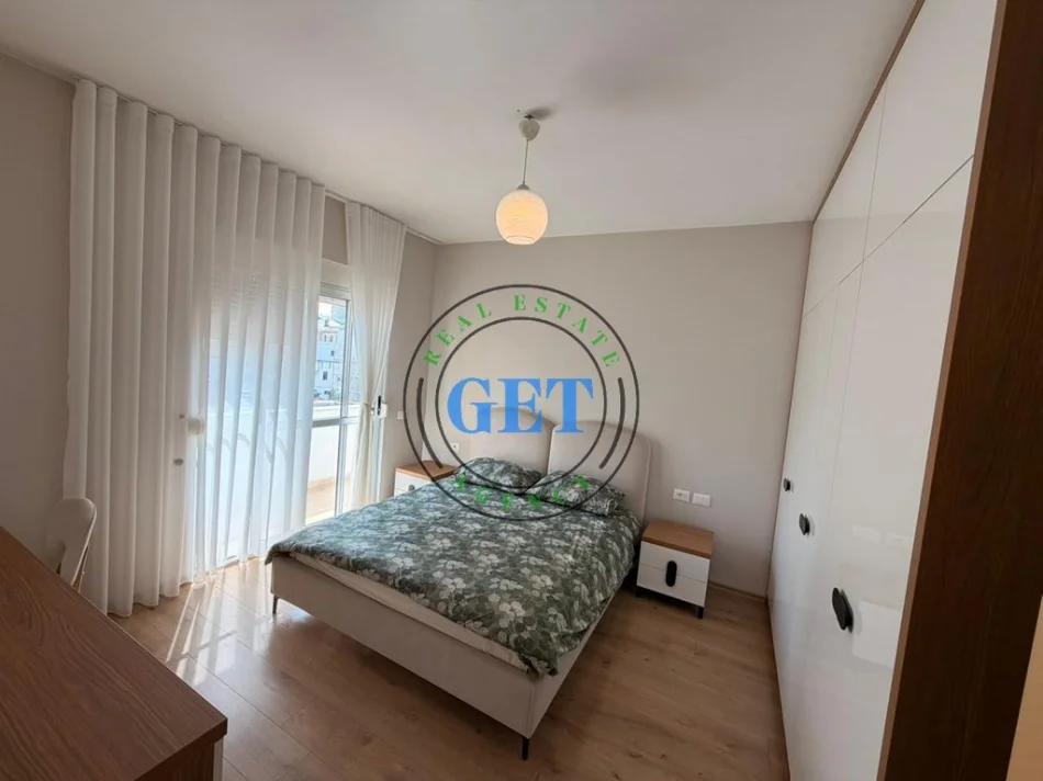 Durres, jepet me qera apartament 2+1 , 80 m² 550 € (Qender)