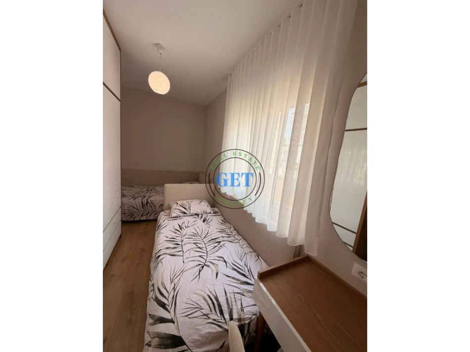 Durres, jepet me qera apartament 2+1 , 80 m² 550 € (Qender)