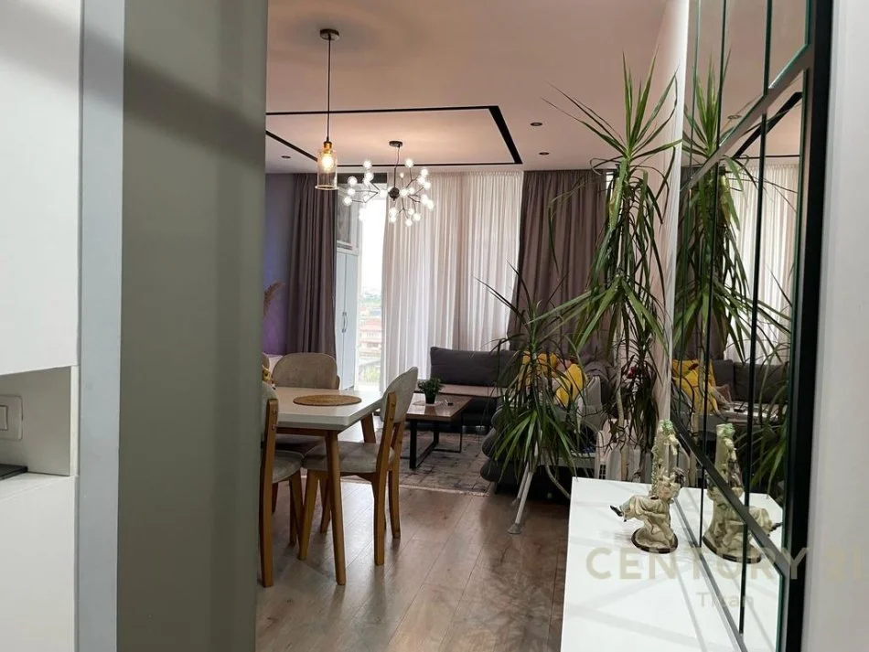 Tirane, shitet apartament 2+1+Aneks+Ballkon Kati 5, 104 m² 260.000 € 