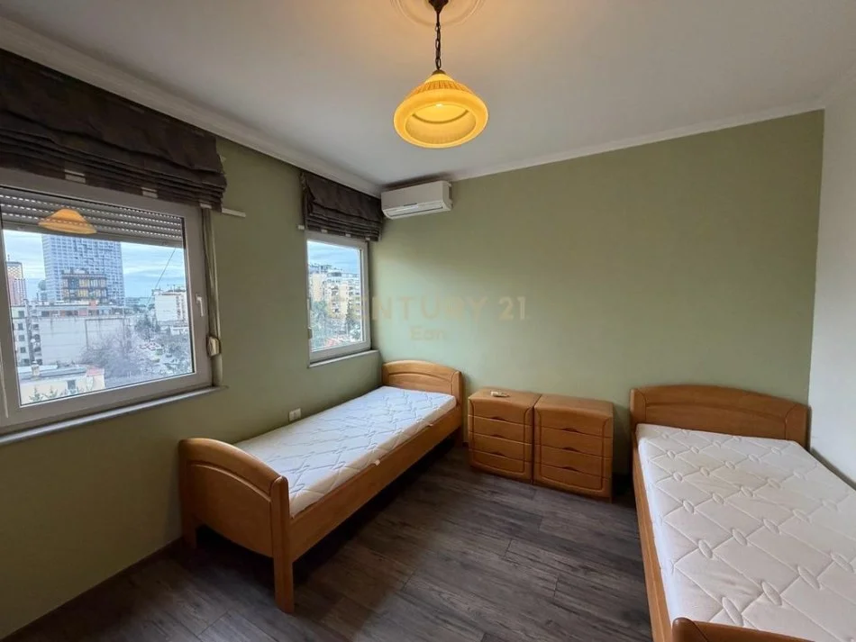 Tirane, jepet me qera apartament 2+1+Ballkon Kati 6, 120 m² 1.100 € (stadiumi air albania)