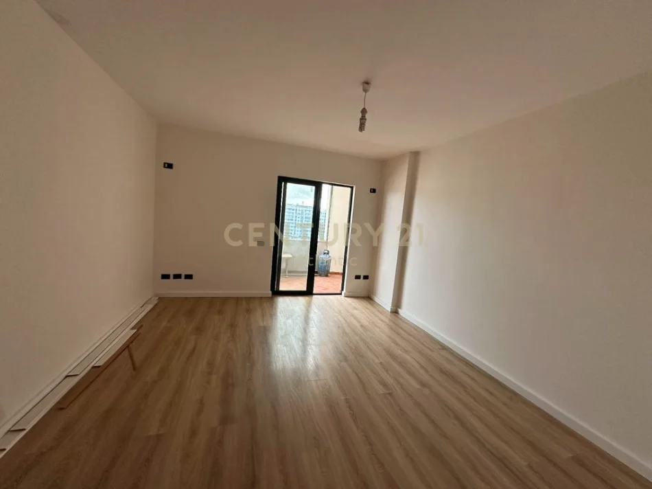 Durres, shitet apartament 2+1+Ballkon Kati 10, 90 m² 115.000 € 