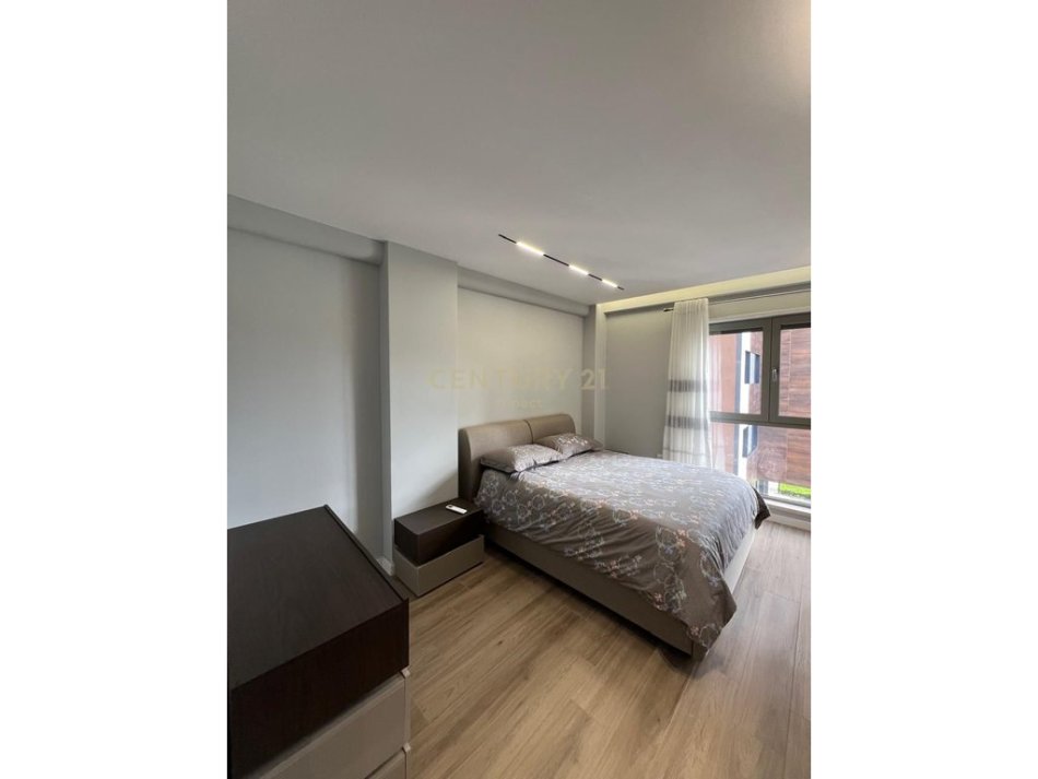 Tirane, jepet me qera apartament 2+1 Kati 2, 77 m² 750 € 