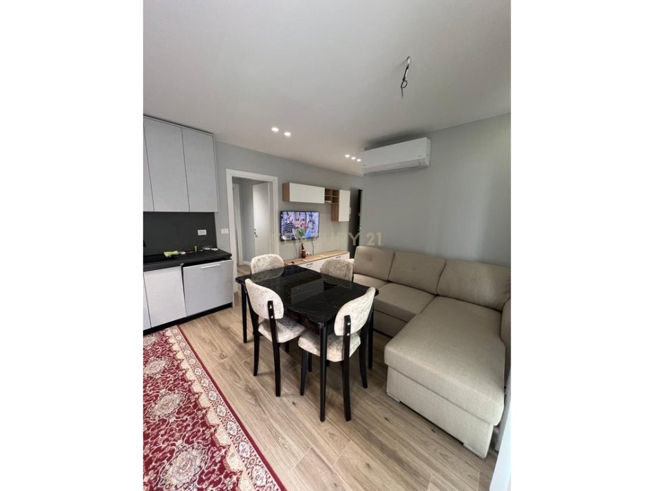 Tirane, jepet me qera apartament 2+1 Kati 2, 77 m² 750 € 