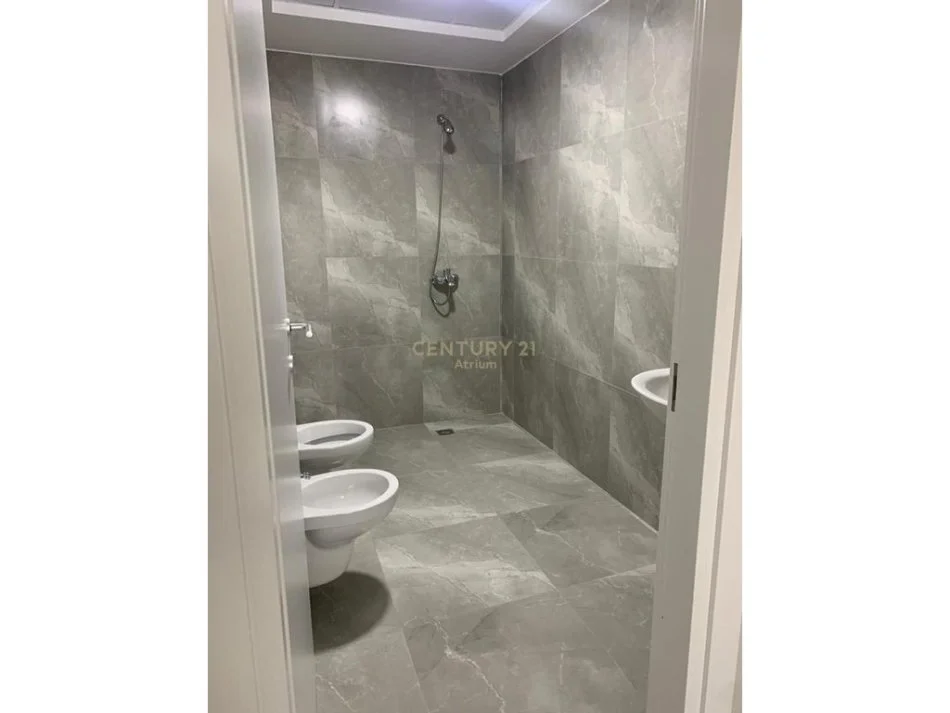 Tirane, jepet me qera apartament 2+1 Kati 6, 98 m² 700 € 