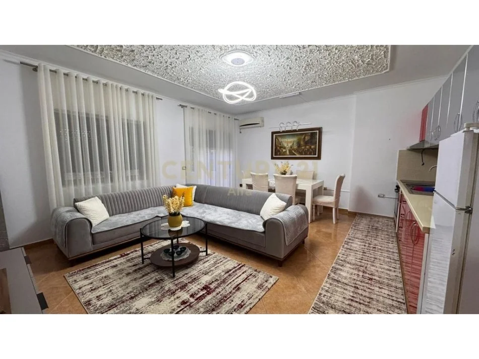 Tirane, jepet me qera apartament 2+1+Ballkon Kati 1, 109 m² 650 € (don bosko)
